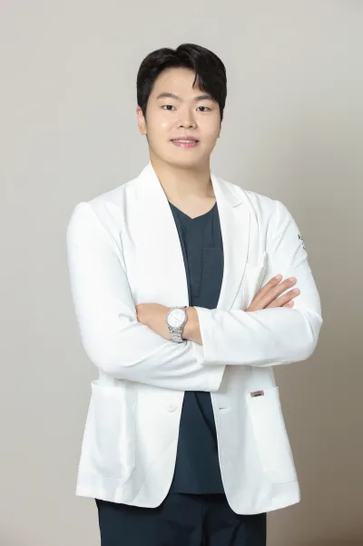 Sung-Jun Cho